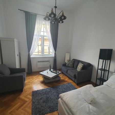 ☆ Bulevard Apartments ☆ Arad Buitenkant foto